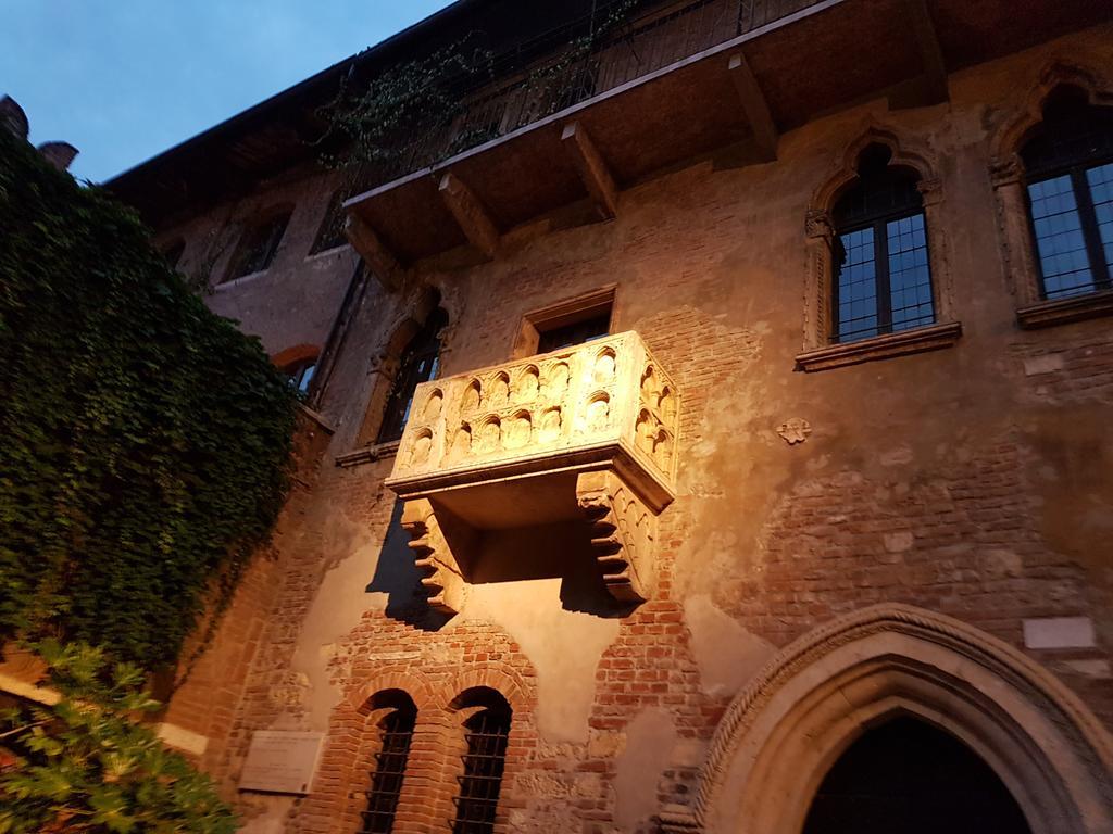 Mi Casa Es Tambien Tu Casa Vips Hotell Verona Exteriör bild